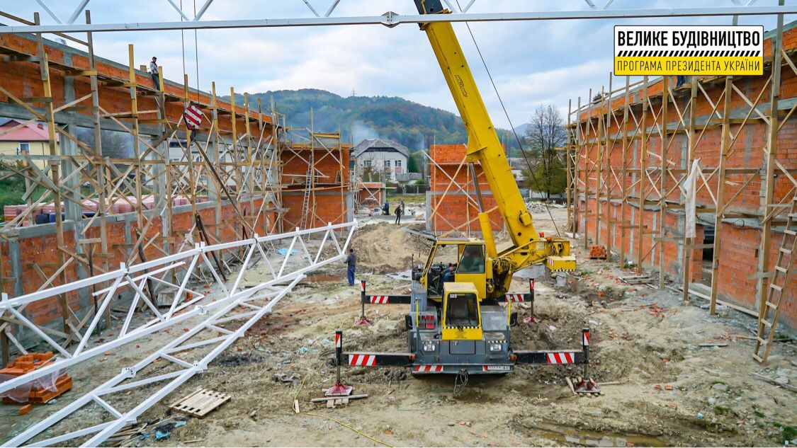 На Свалявщині триває масштабна реконструкція школи