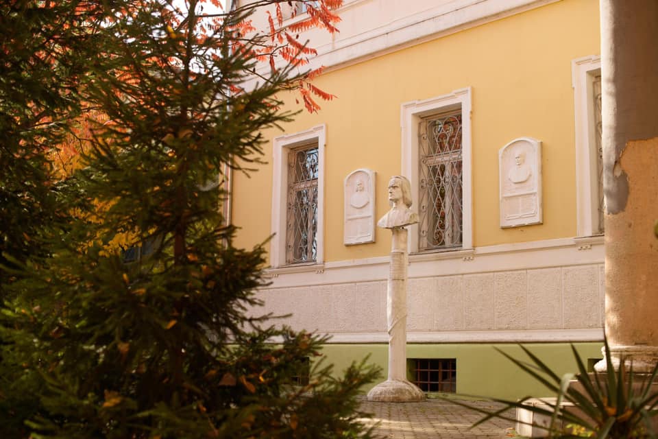 Загальна вартість робіт у Палаці Плотені на Ужгородщині — майже 28 млн грн