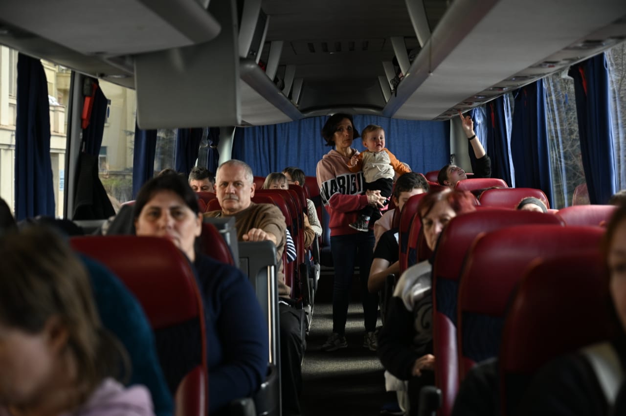 Закарпаття відправило майже 50 евакуйованих українців до Болгарії