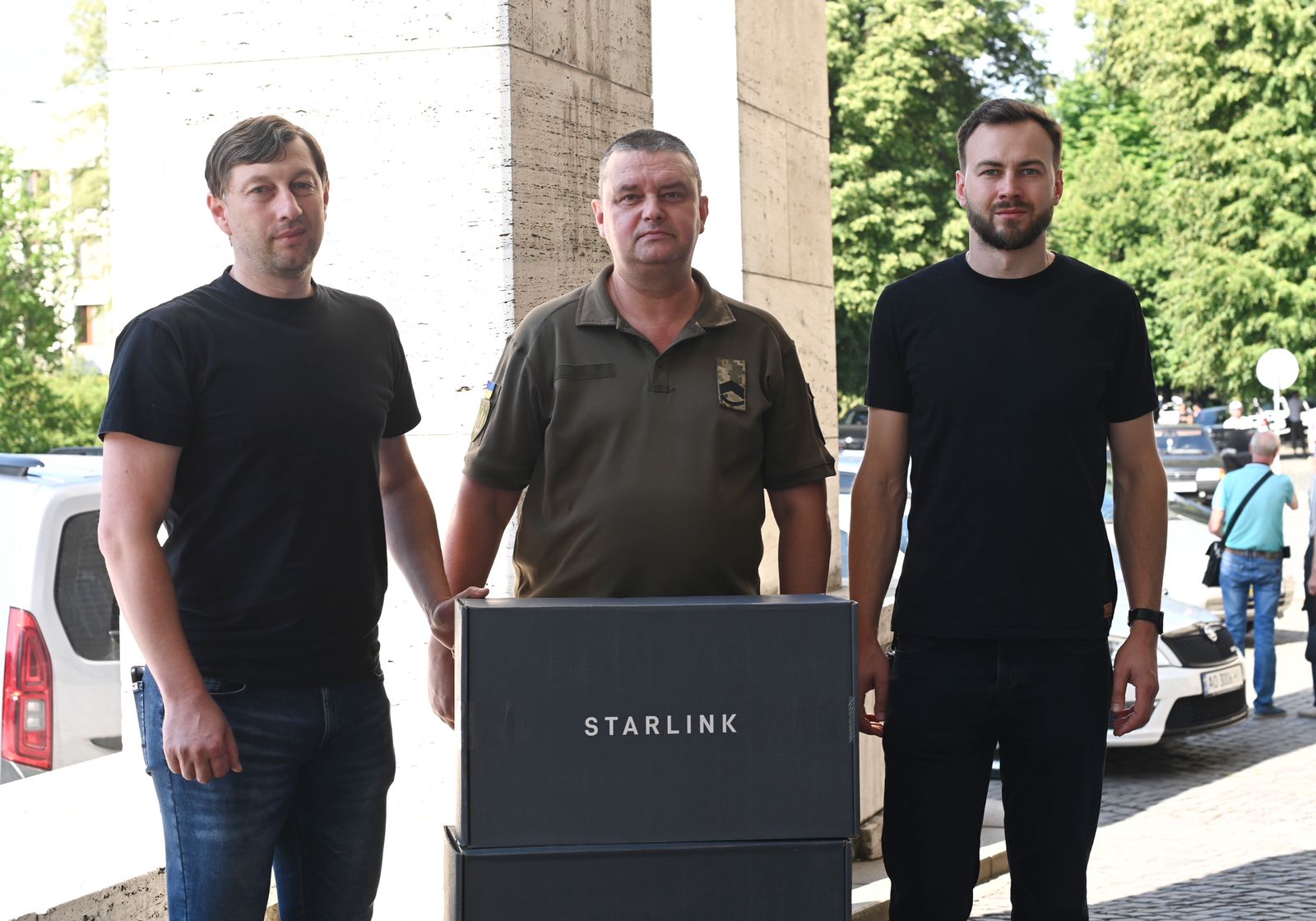 Закарпатським військовим передали чергову партію Starlink
