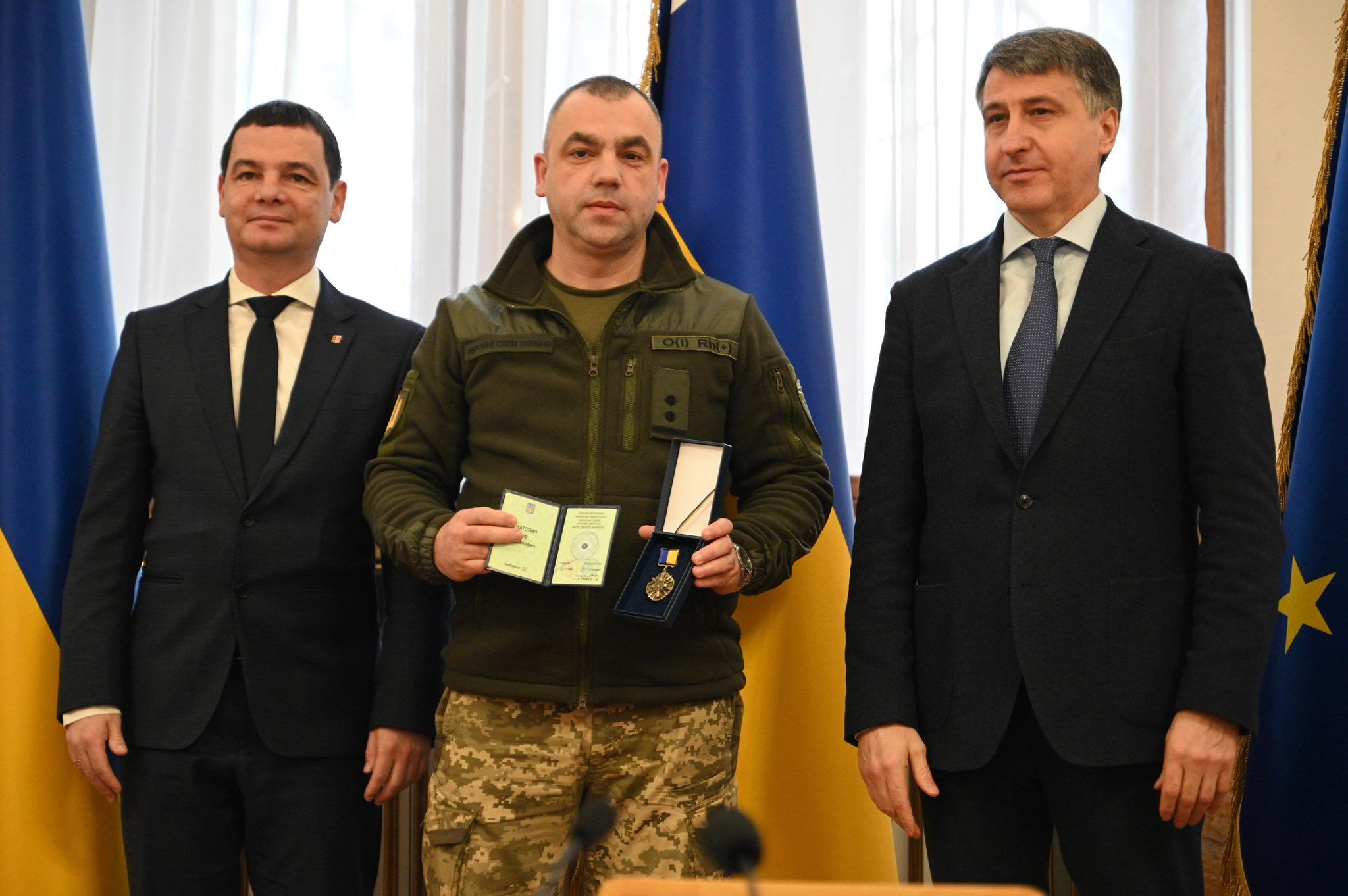 Керівництво Закарпаття відзначило краян державними й обласними нагородами