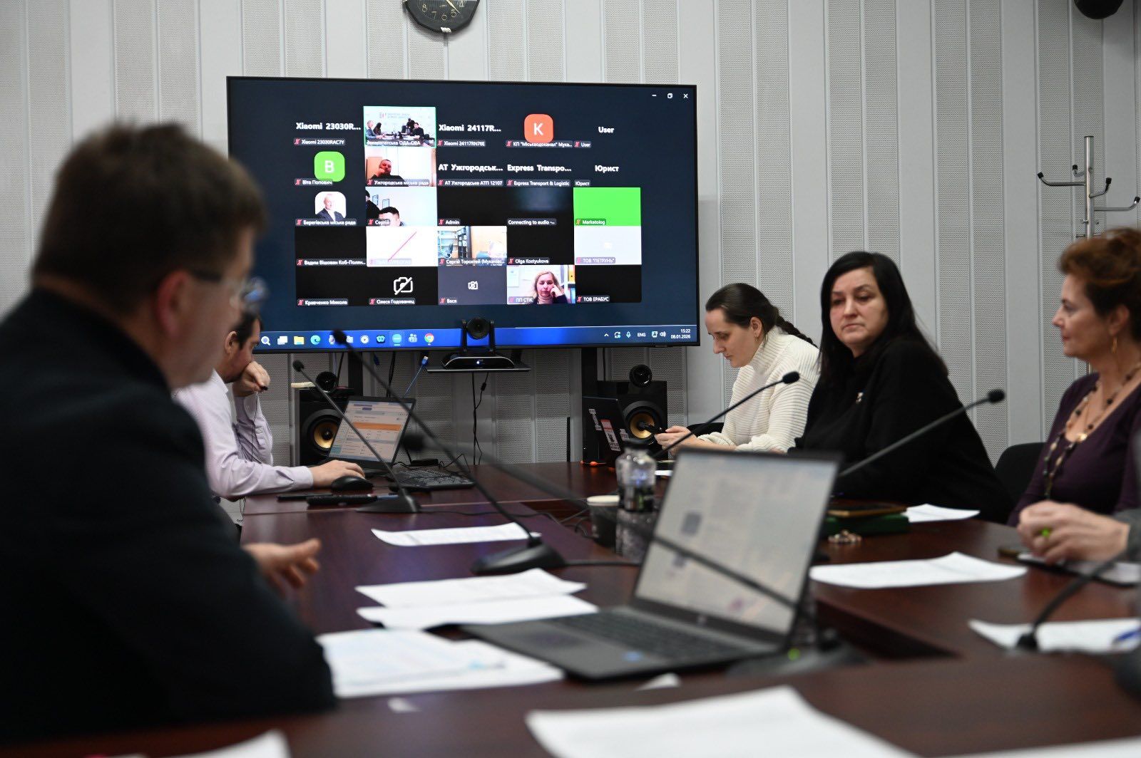 Під час «Діалогу влади та бізнесу» обговорили актуалізацію статусу критично важливих підприємств і бронювання