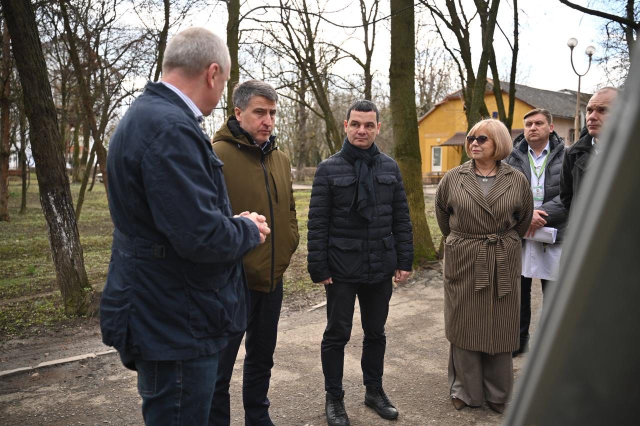 Розвиток медичної галузі та профтехосвіти обговорили на виїзній нараді в Берегові