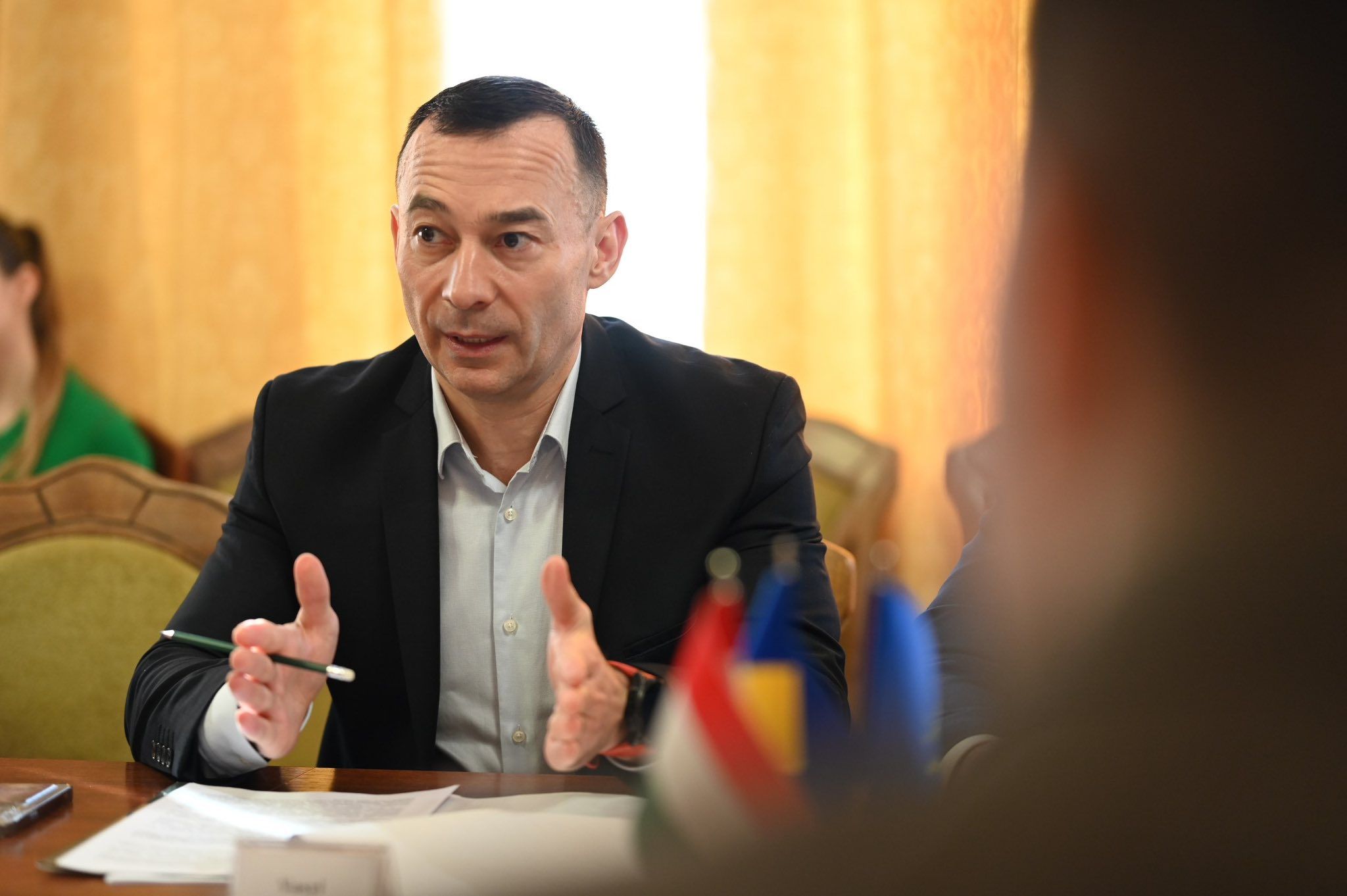 Керівництво ОВА та угорські партнери обговорили розвиток прикордонної інфраструктури та логістичних хабів Закарпаття