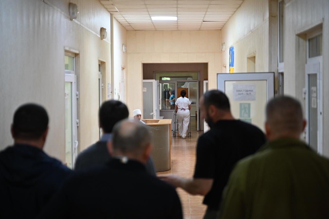 Один із медичних закладів Закарпаття отримав сучасне обладнання для реабілітації захисників