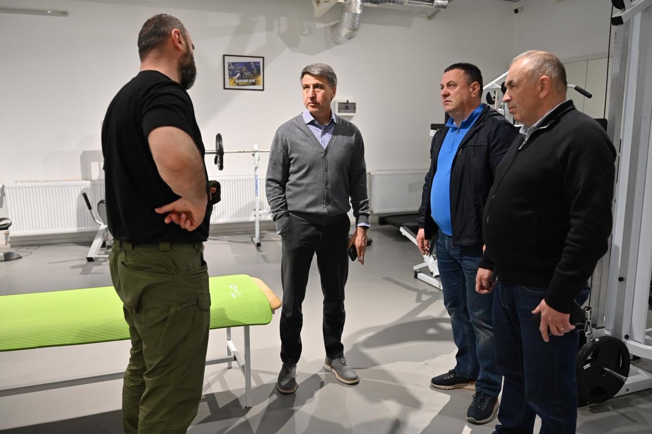 Один із медичних закладів Закарпаття отримав сучасне обладнання для реабілітації захисників