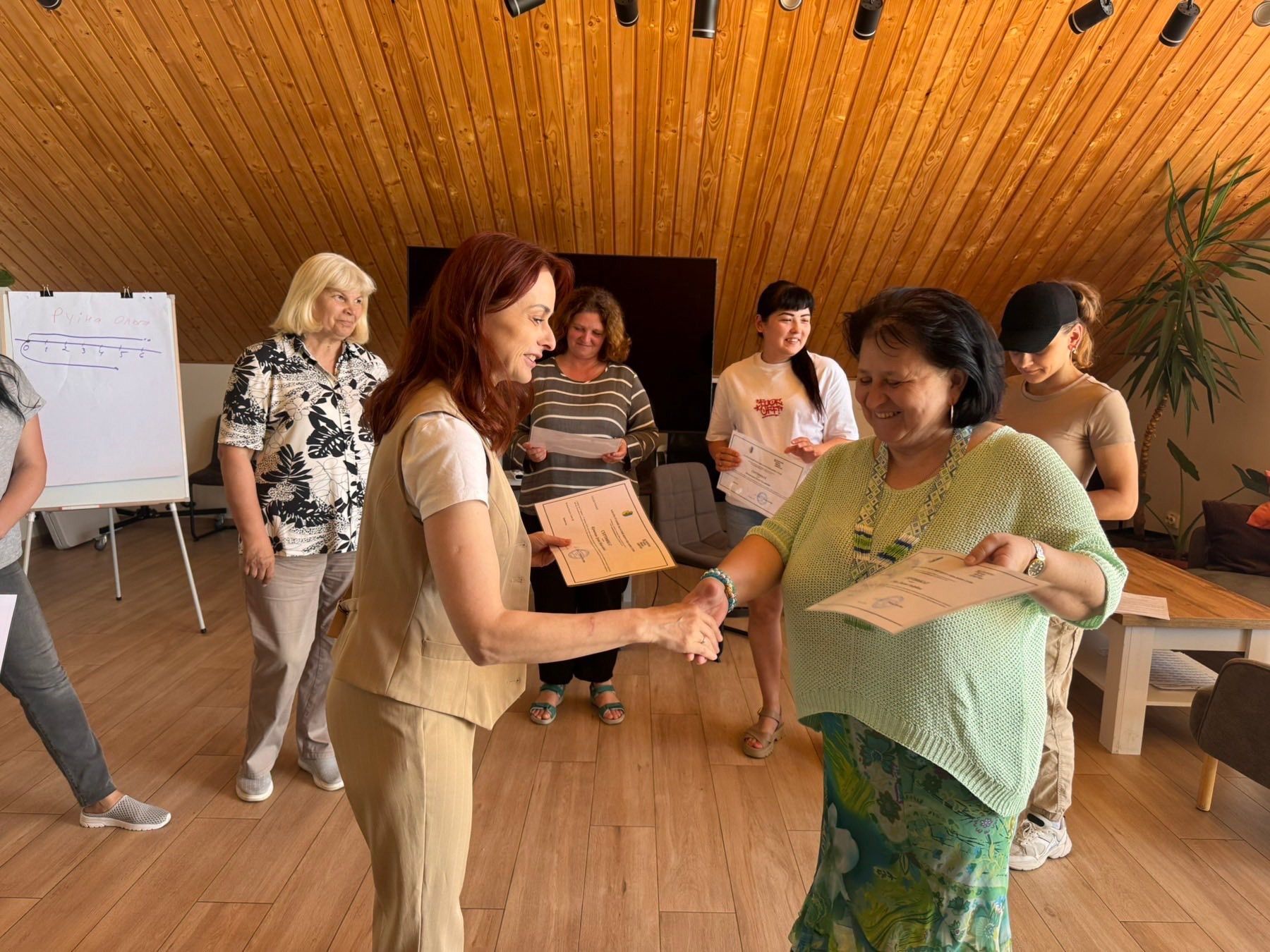 На Закарпатті підготували ще 7 фахівчинь із супроводу під час інклюзивного навчання