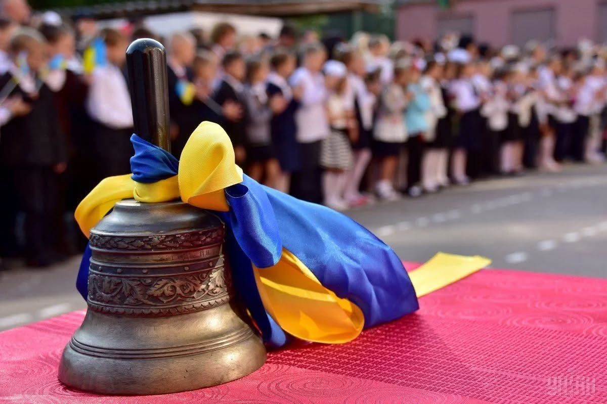 Мирослав Білецький привітав закарпатських школярів та випускників зі святом останнього дзвоника