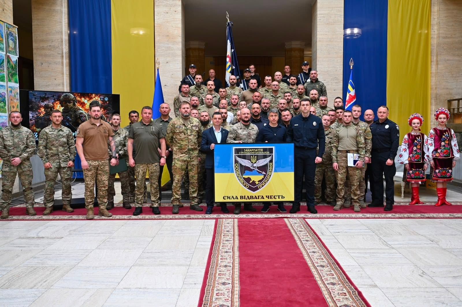 В атріумі ОВА нагородили бійців батальйону «Стрілецький»