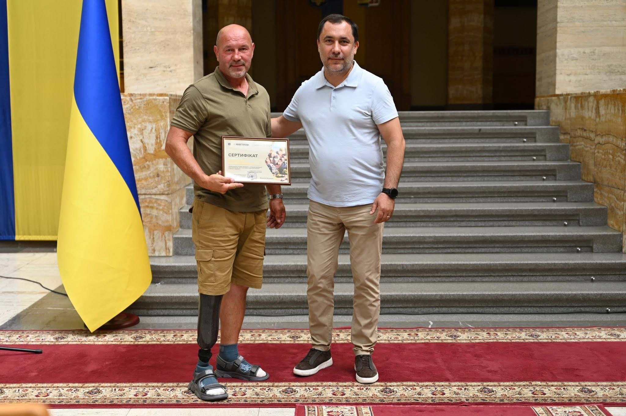 38 родин закарпатських військових та ветеранів отримали сертифікати на житло