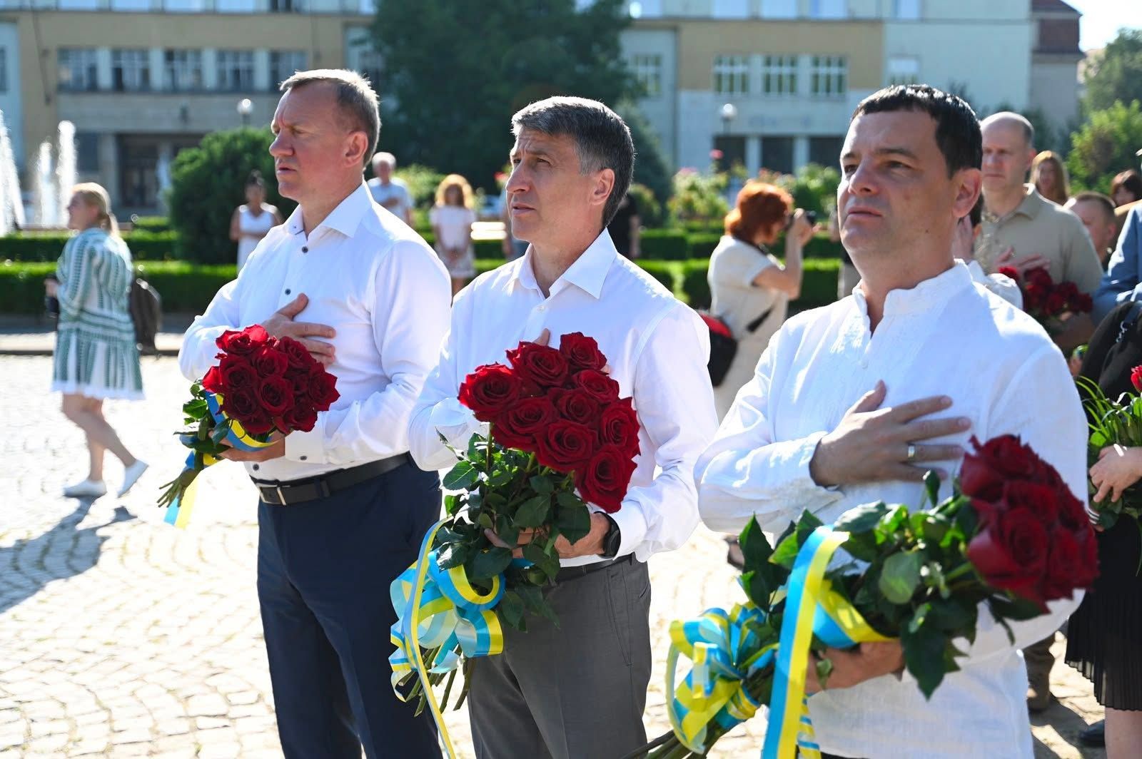 В обласному центрі Закарпаття відзначили 30-ту річницю з дня прийняття Конституції України