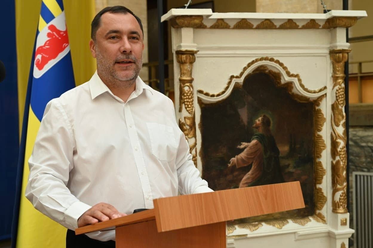 Студентки Закарпатської академії мистецтв відреставрували сакральні пам'ятки XVIII–XIX ст.
