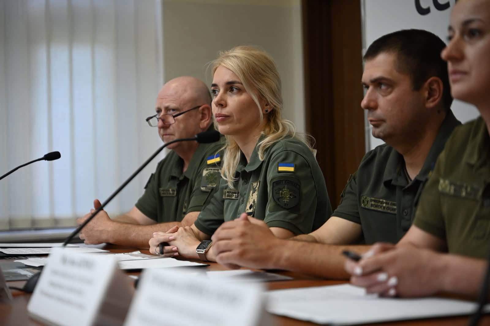Правопорядок на кордоні, ситуація в пунктах пропуску та контрактна служба в лавах ДПСУ – брифінг прикордонників