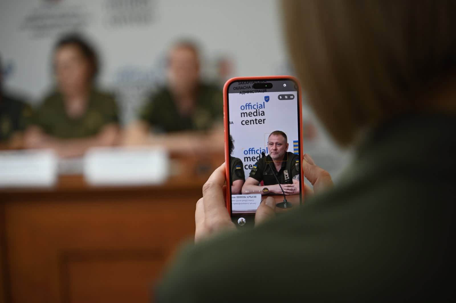 Правопорядок на кордоні, ситуація в пунктах пропуску та контрактна служба в лавах ДПСУ – брифінг прикордонників