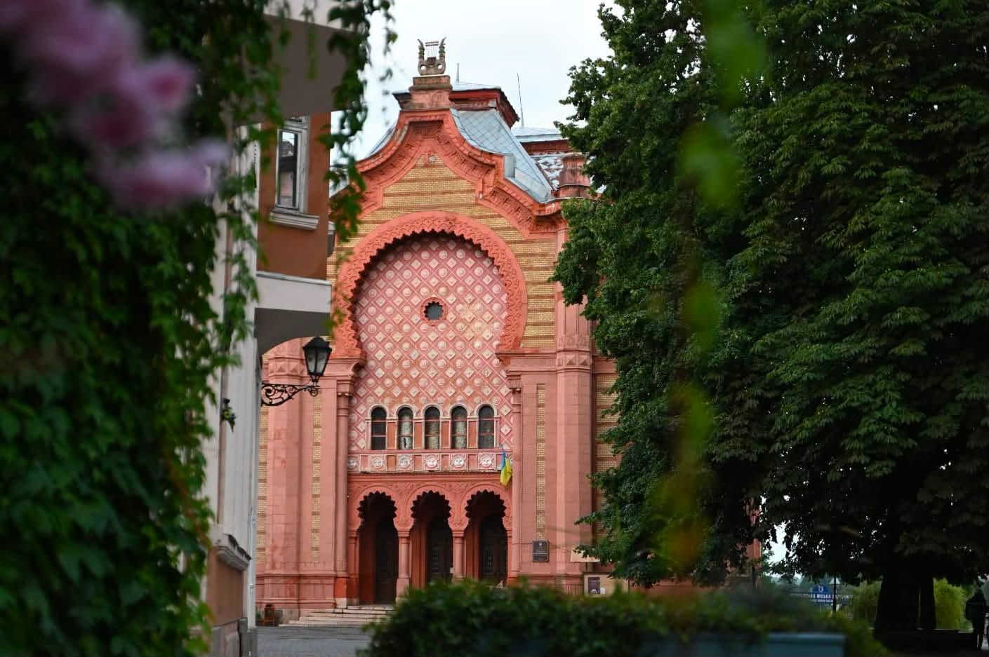 Понад тисяча працівників культури Закарпаття отримають підвищення зарплат