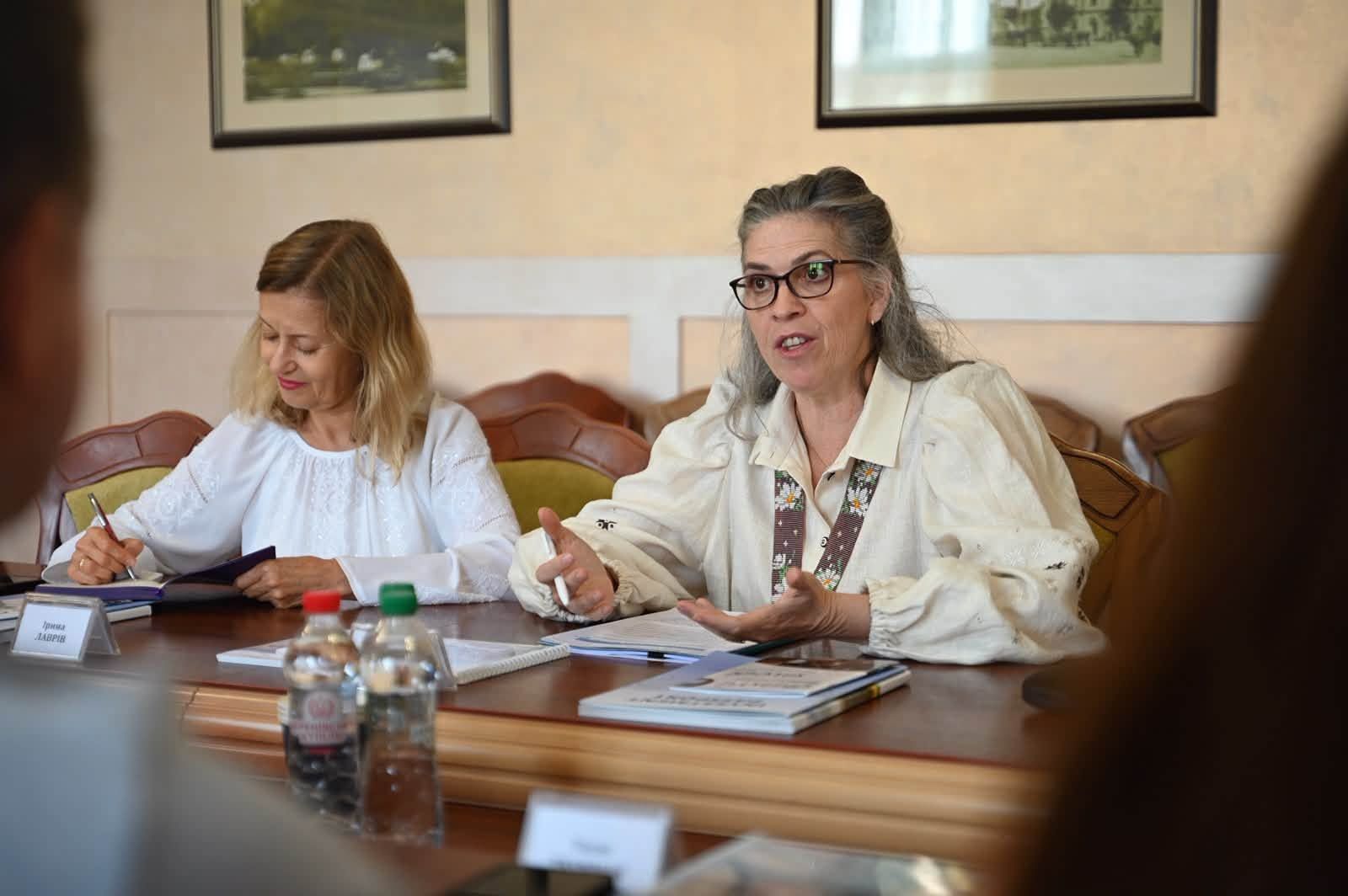 У Закарпатській ОВА відбулася зустріч із тимчасово повіреною у справах Канади