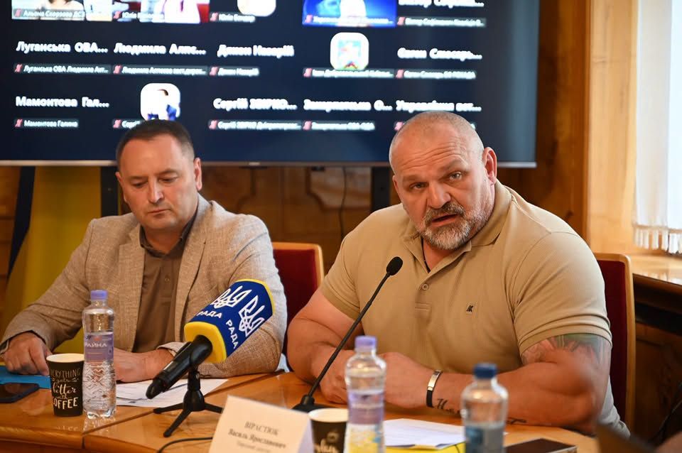 У Закарпатській ОВА обговорили шляхи професійної адаптації та зайнятості ветеранів