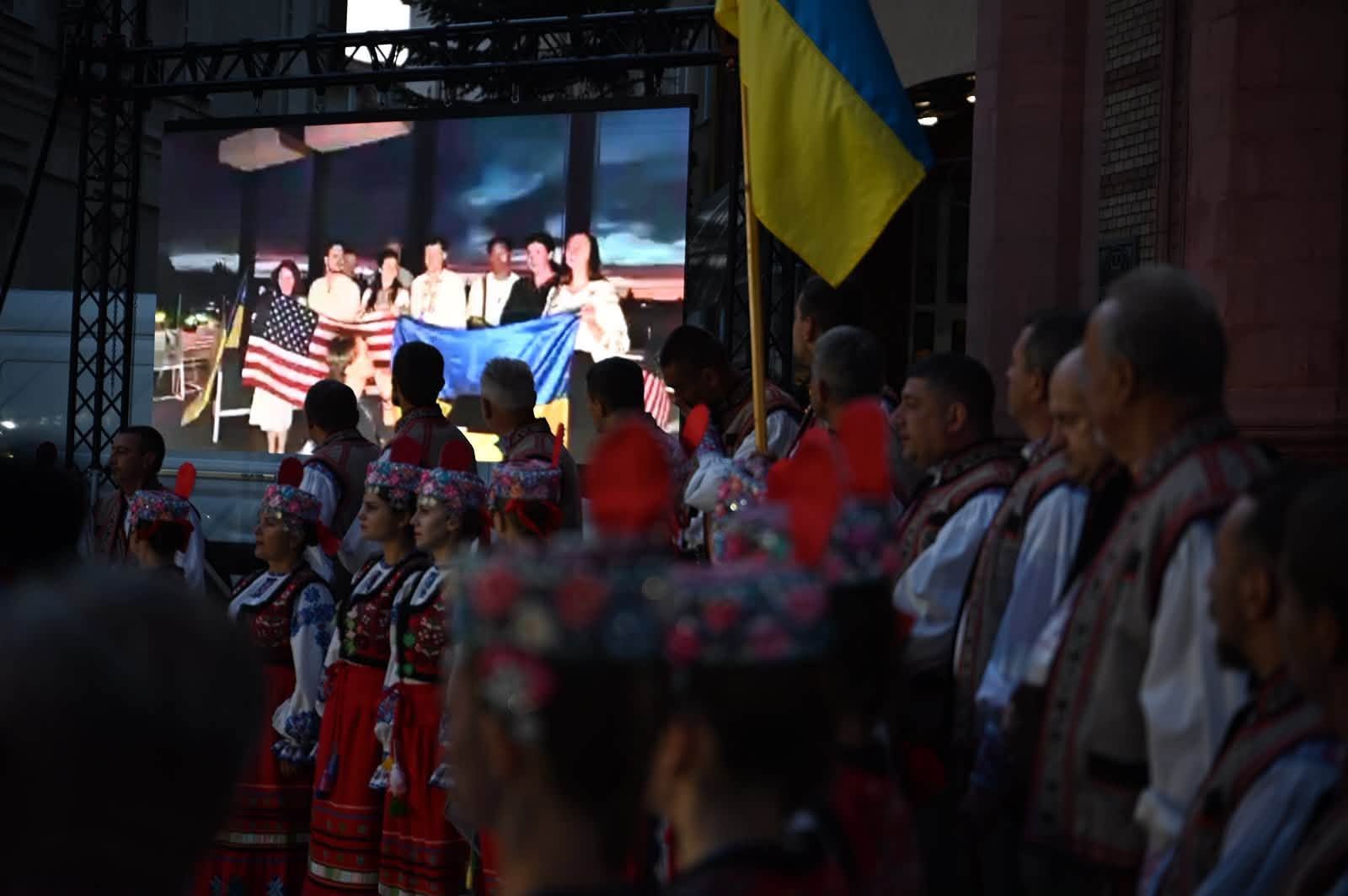 В Ужгороді світанок Дня Незалежності України зустріли традиційною «Молитвою за Україну»