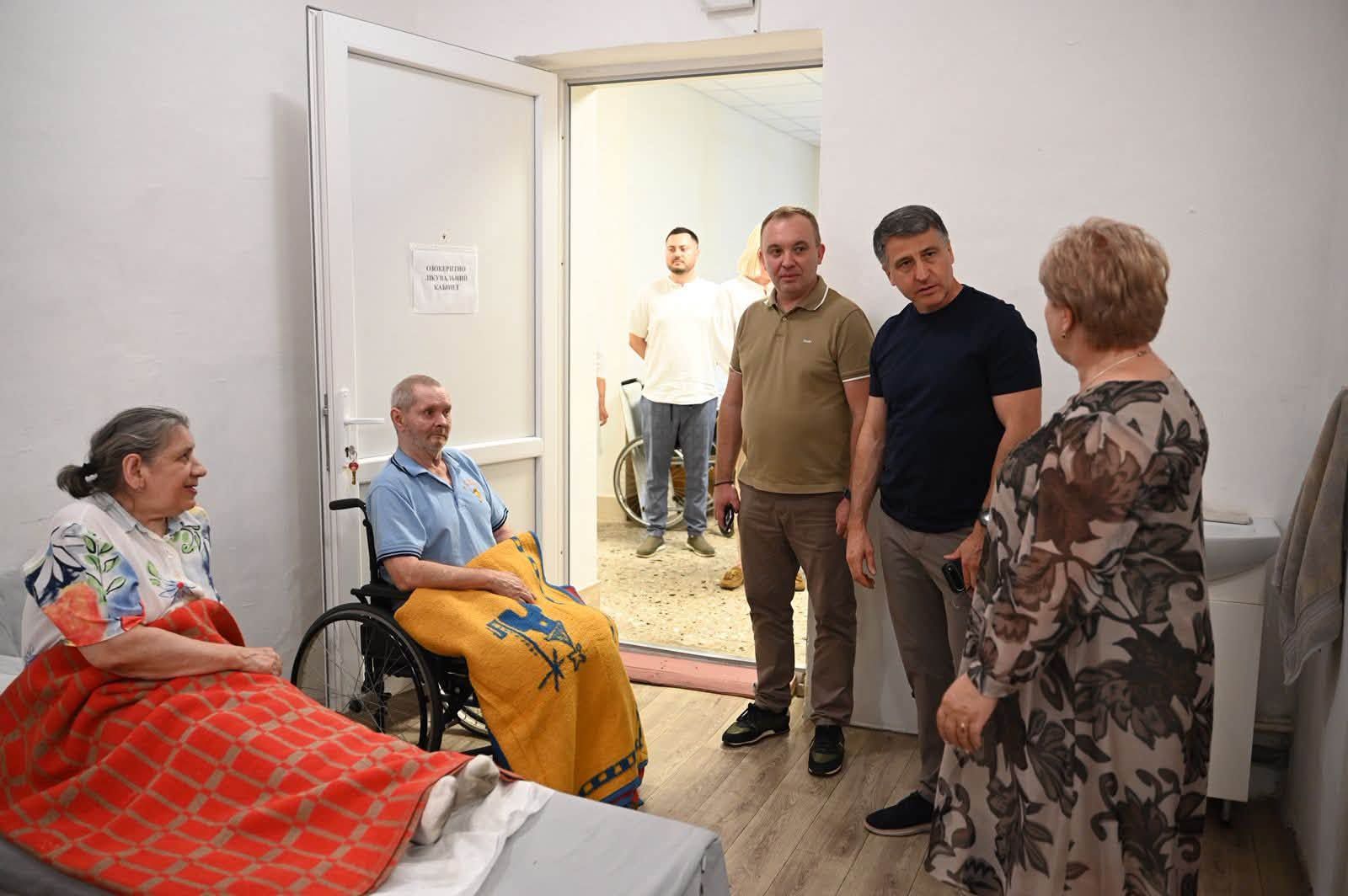 Очільник Закарпаття відвідав Виноградівський геріатричний пансіонат