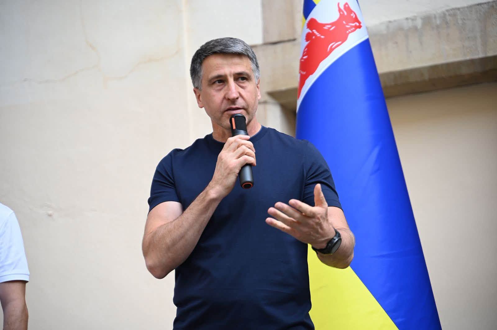 На Закарпатті майже сотня найуспішніших учнів та 200-бальників НМТ отримали грошові винагороди