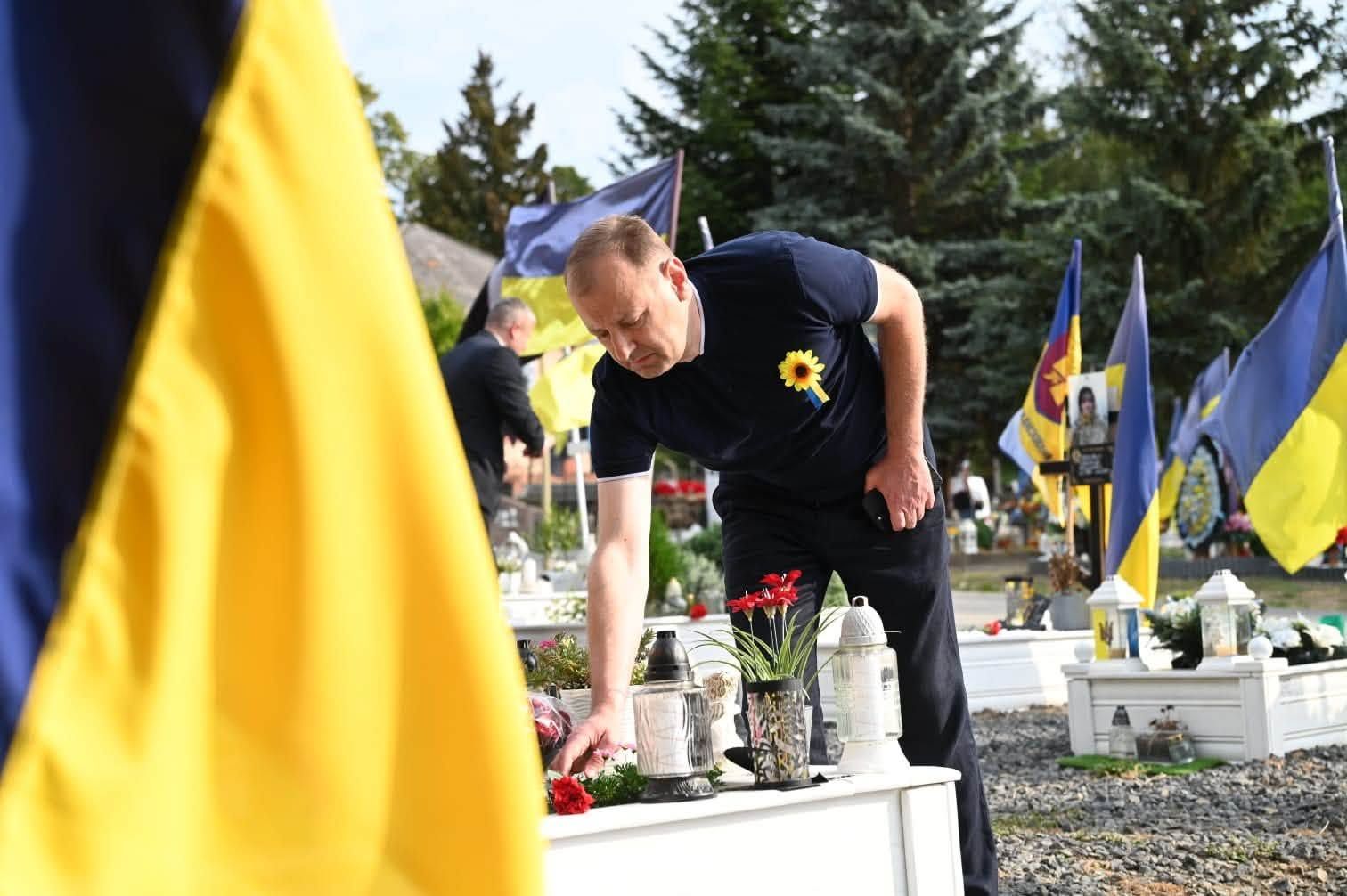 В Ужгороді вшанували День пам’яті захисників України