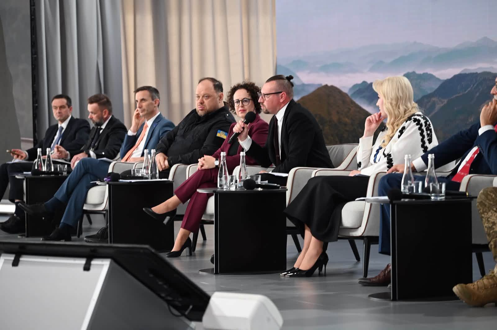 Під час Карпатського економічного форуму Мирослав Білецький розповів про розвиток інфраструктури, логістики й економіки регіону