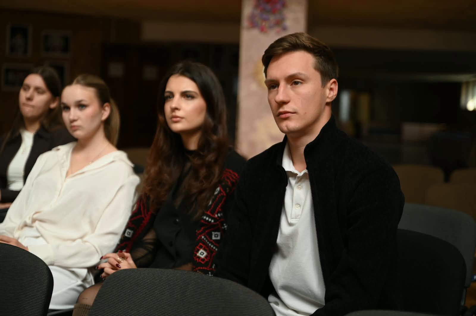 В Ужгороді школярам та студентам розповіли, як зберегти ментальне здоров’я