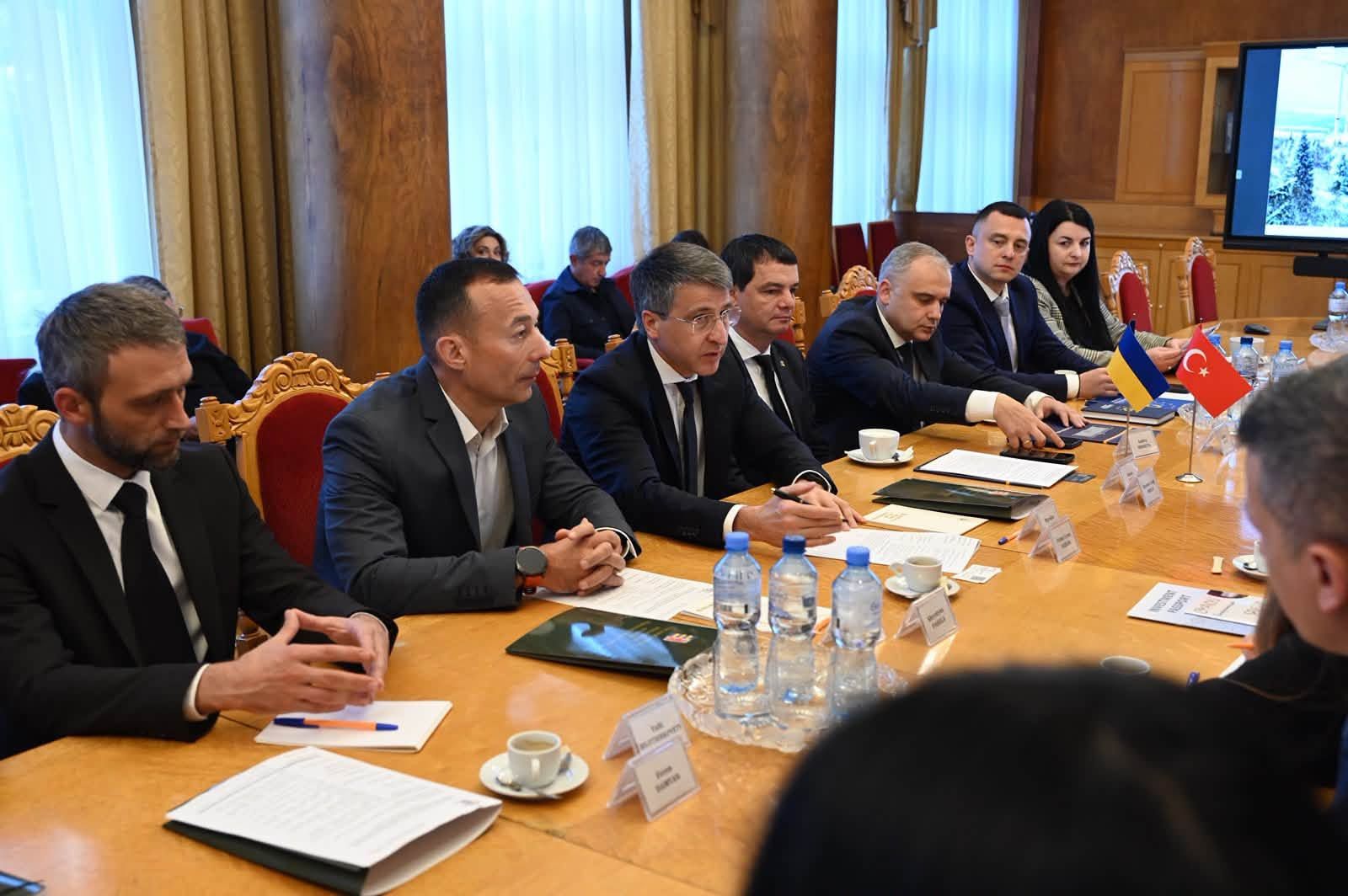 На Закарпатті обговорили перспективні напрями співпраці з Туреччиною