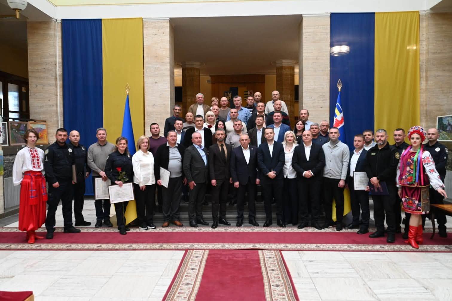 У Закарпатській ОВА відбулися урочистості до Дня автомобіліста і дорожника