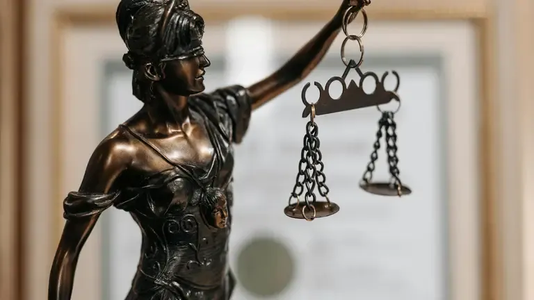 Безоплатна правнича допомога в Україні та підтримка представників національних меншин