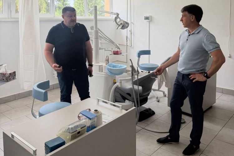У Хустській лікарні запрацював сучасний стоматологічний кабінет