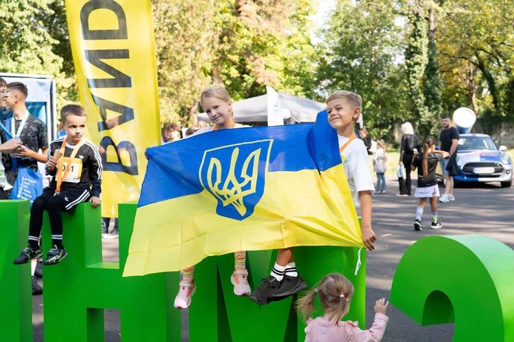 Мукачівський півмарафон об’єднав близько 800 учасників з різних регіонів країни
