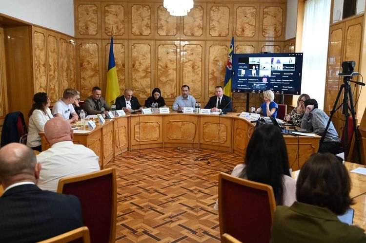Від закону до практики: на Закарпатті обговорили розвиток наставництва для дітей і молоді