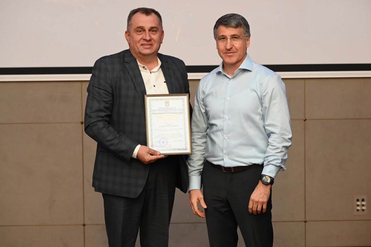 Керівництво краю привітало освітян із професійним святом та вручило високі відзнаки