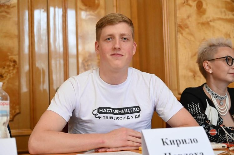 Від закону до практики: на Закарпатті обговорили розвиток наставництва для дітей і молоді