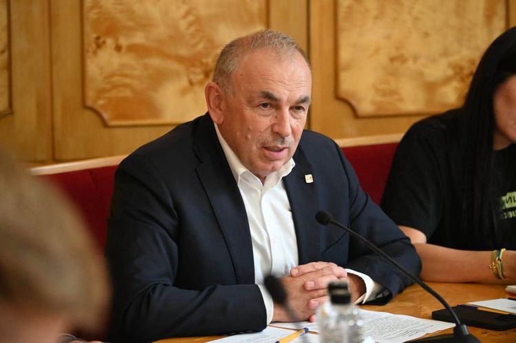 Від закону до практики: на Закарпатті обговорили розвиток наставництва для дітей і молоді