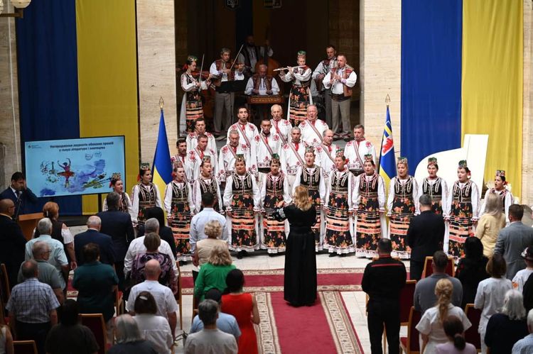 На Закарпатті відзначили лауреатів обласних премій у галузі літератури і мистецтва за 2025 рік