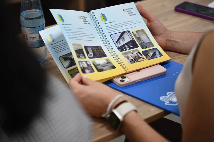 Понад 50 евакуаційних поїздів та організованих груп прийняло Закарпаття від початку повномасштабної війни