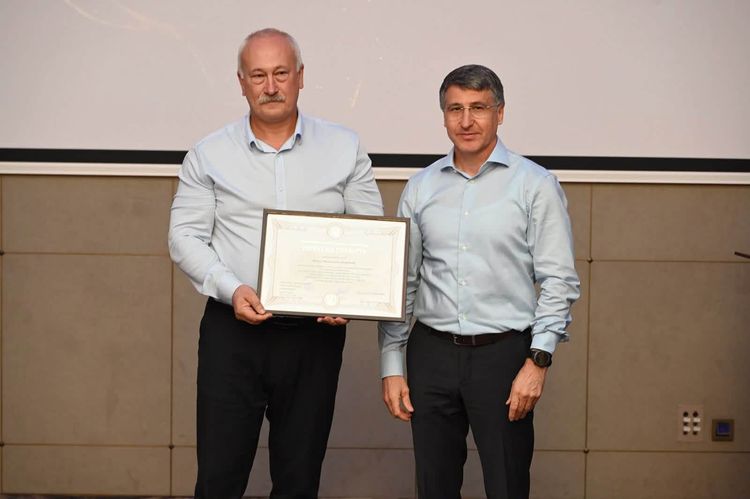 Керівництво краю привітало освітян із професійним святом та вручило високі відзнаки