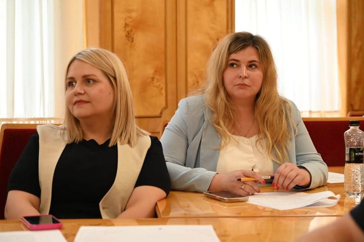 Від закону до практики: на Закарпатті обговорили розвиток наставництва для дітей і молоді