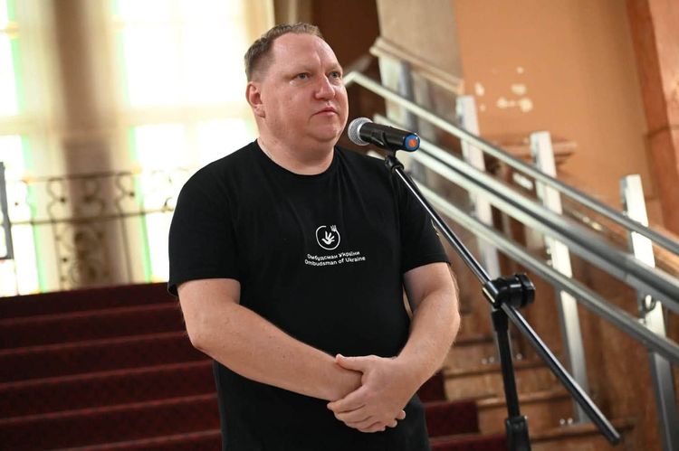 В обласній філармонії пройшла пересувна фотовиставка «Ненароджені для війни»