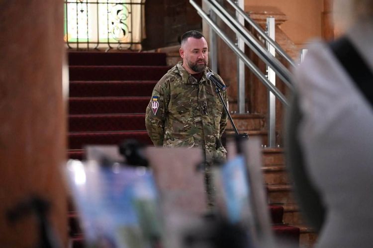 В обласній філармонії пройшла пересувна фотовиставка «Ненароджені для війни»