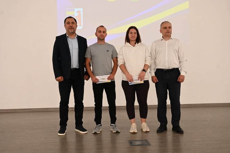 З нагоди Дня фізичної культури і спорту в Ужгороді відзначили представників спортивної спільноти краю