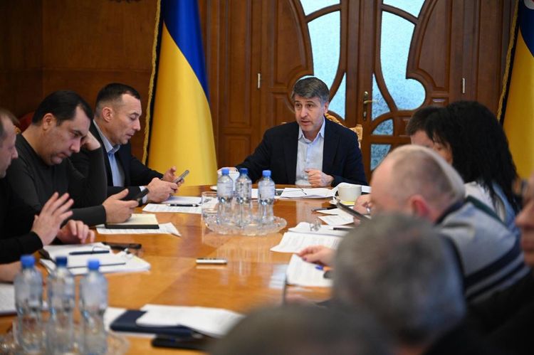 Голова ОВА проводить нараду з керівниками районів