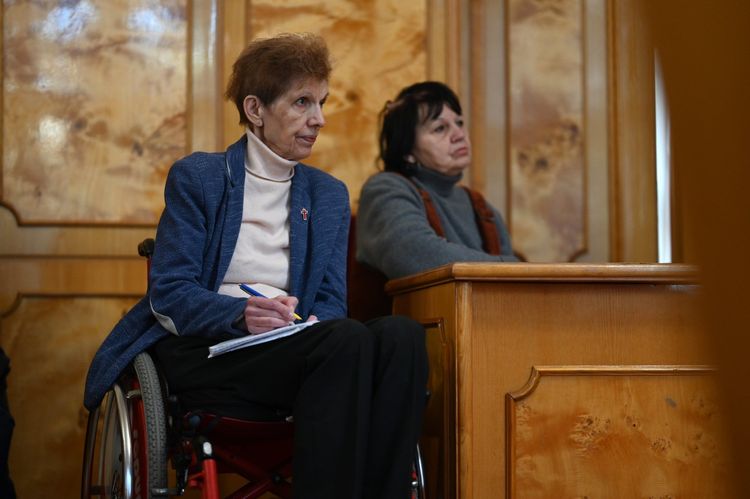  Учасники круглого столу щодо соціального захисту осіб з інвалідністю