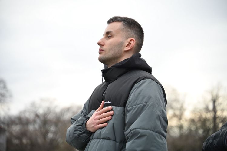 В Ужгороді підняли олімпійський прапор з нагоди відкриття Зимових Олімпійських ігор-2026 в Італії