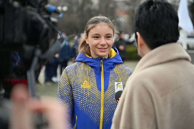 В Ужгороді підняли олімпійський прапор з нагоди відкриття Зимових Олімпійських ігор-2026 в Італії