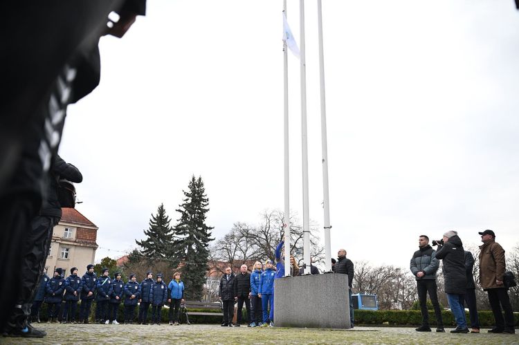 В Ужгороді підняли олімпійський прапор з нагоди відкриття Зимових Олімпійських ігор-2026 в Італії