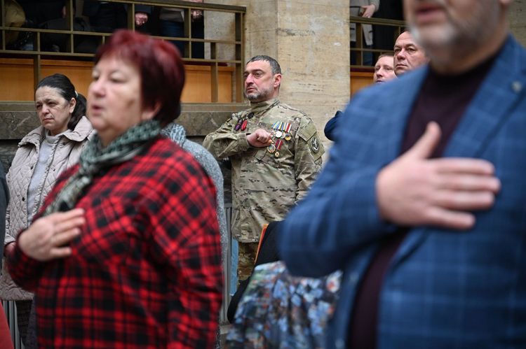 В атріумі ОВА відбулася спільна молитва за Україну та її захисників