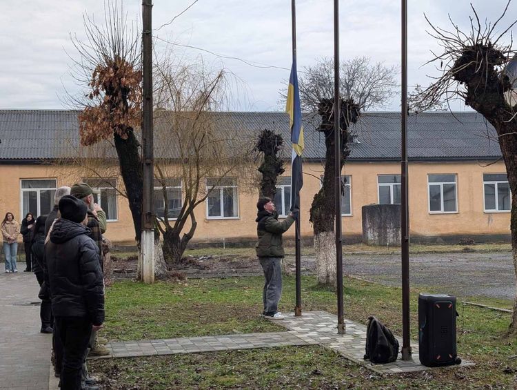 Прапори Надії підняли в усіх районах Закарпаття